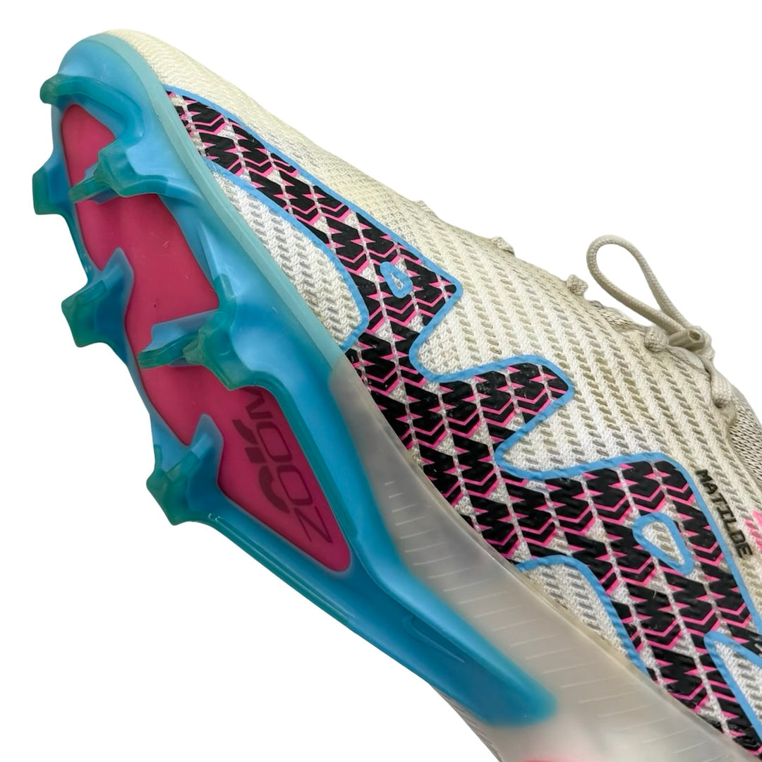 Bruno Fernandes match-worn boots, hand signed, from the 2022/23 season with Manchester United.