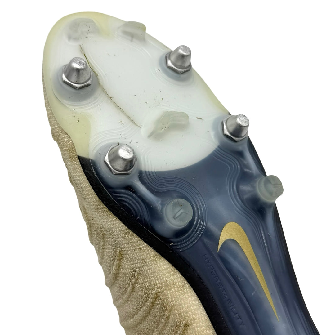 Nathan Aké 比赛穿着、照片匹配 Nike Phantom II Luna - 2023/24 年、2024 年足总杯决赛