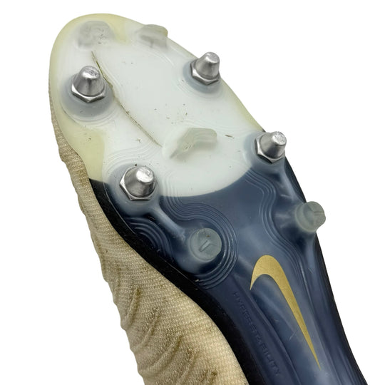 Nathan Aké 比赛穿着、照片匹配 Nike Phantom II Luna - 2023/24 年、2024 年足总杯决赛