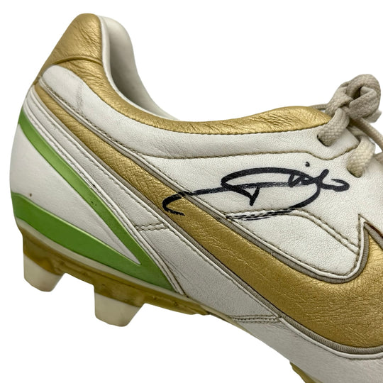 Nike Tiempo Air Legend, usada por Andrea Pirlo en partidos, 1 gol y 3 asistencias, doble firma y fotocombinada - 2007/08