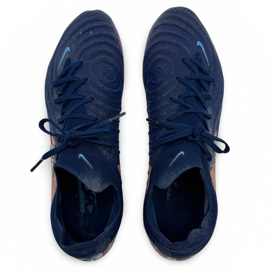 إرلينج هالاند يرتدي ملابس المباراة، 3 أهداف مسجلة، صورة مطابقة لـ Nike Mercurial Vapor 15 Elite - رقم قياسي في الدوري الإنجليزي الممتاز لموسم الثلاثية 2022/23