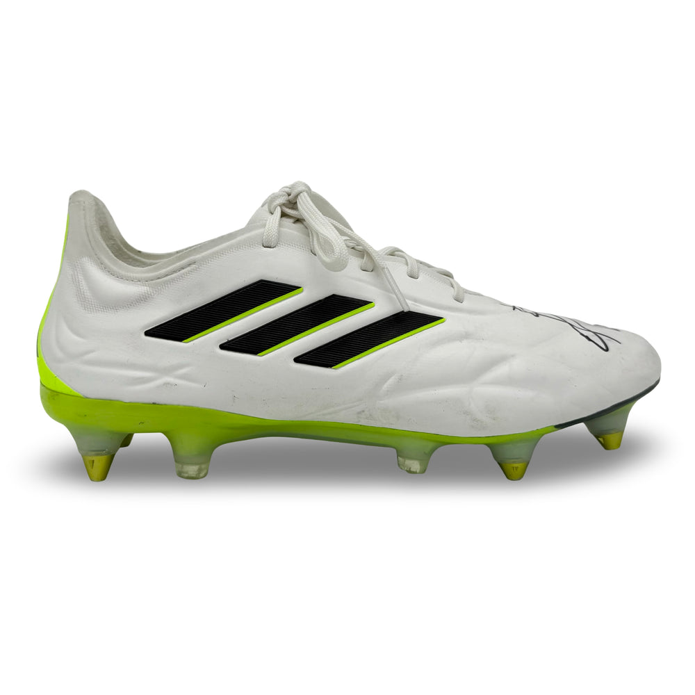 Camiseta Adidas Copa Pure.1 de Bernardo Silva, usada en partidos y firmada por ambos - Temporada 2023/24 (4 partidos consecutivos)