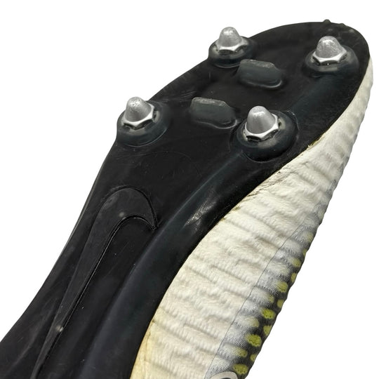 Leonardo Bonucci Match Worn Nike Magista Obra - 2015/16