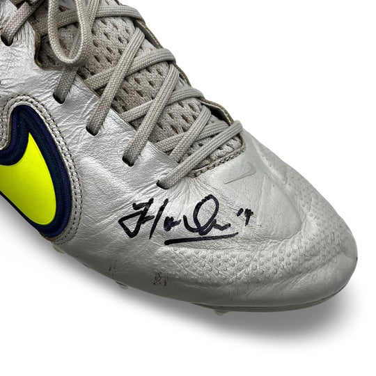 Jordan Henderson firmó las Nike Tiempo Legend IX Elite usadas en partidos de la final de la FA Cup 2021/22 y 2022