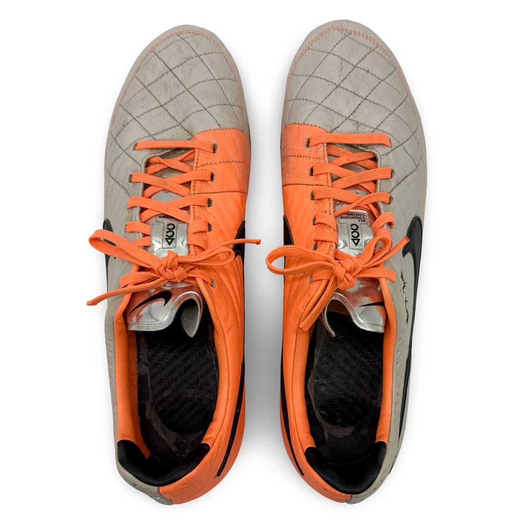 Nike Tiempo Legend V usada por Chris Smalling en partidos - 2013/14