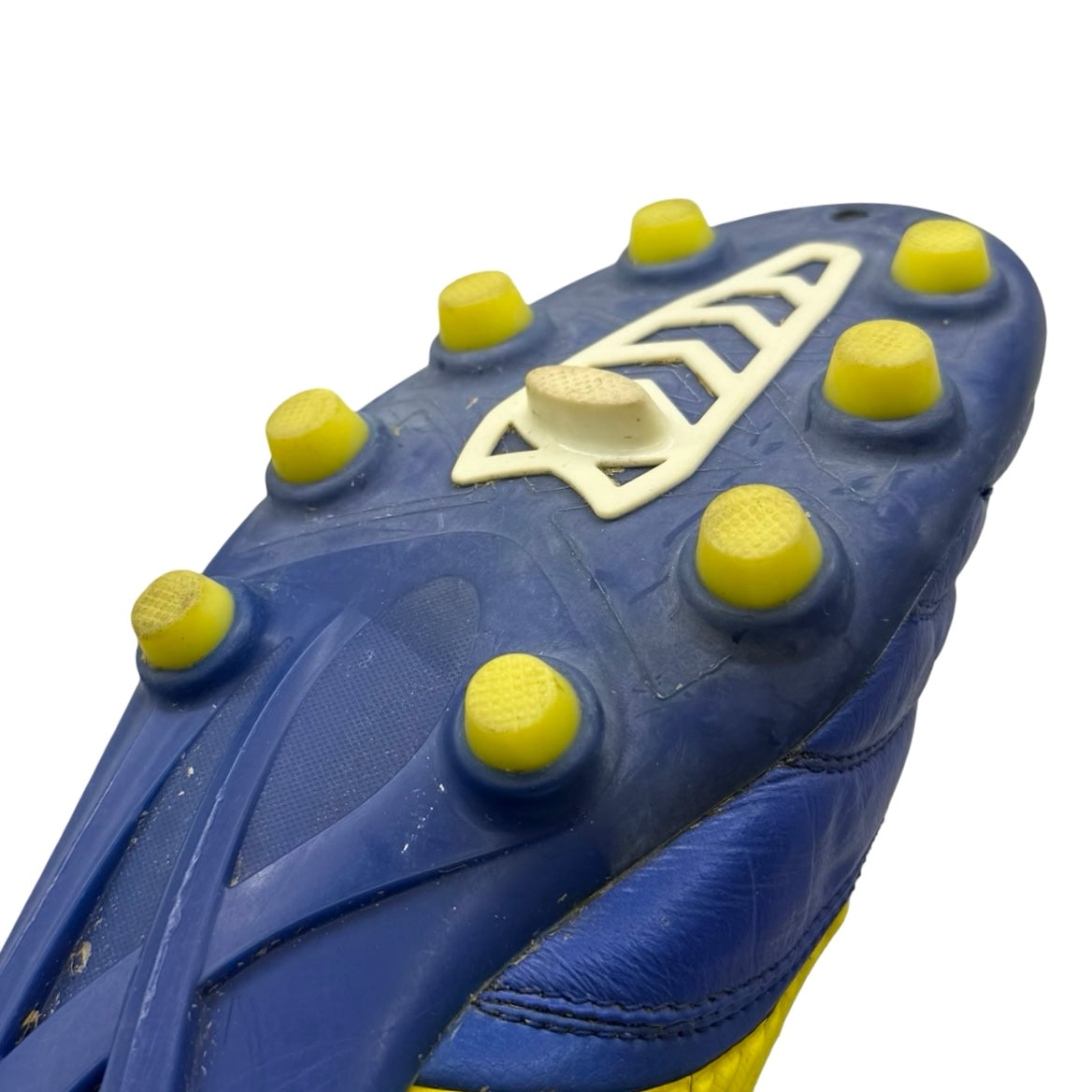 Chuteira Mizuno Morelia Neo, modelo Hulk, usada em jogo - Mundial