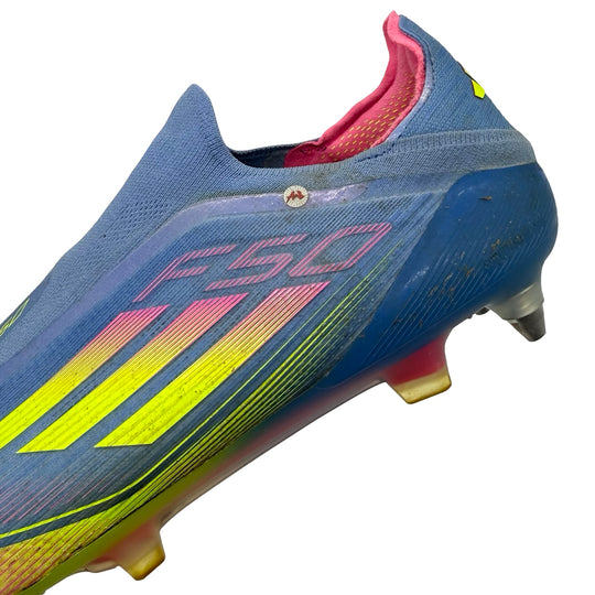 Aaron Wan-Bissaka, jugador de fútbol, ​​3 asistencias, fotocombinada: Adidas F50 Elite Laceless - 2024/25