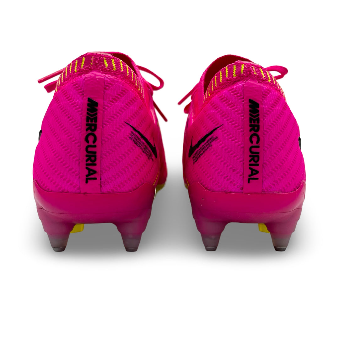 أليخاندرو جارناتشو ماتش يرتدي Nike Air Zoom Mercurial Vapor 15 Elite 2022/23