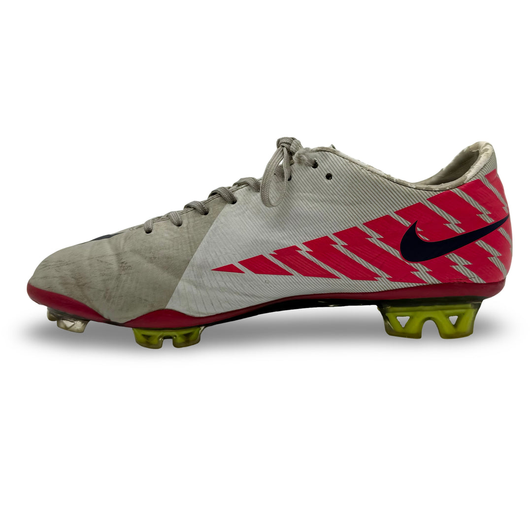 Aaron Lennon | Match Worn | Photo-Matched | 2011/12 | 1 Goal & 1 Assist | Nike Mercurial Vapor Superfly III