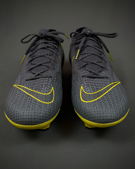 Ashley Young | Player-Worn Boots | 2017/18 | Manchester United