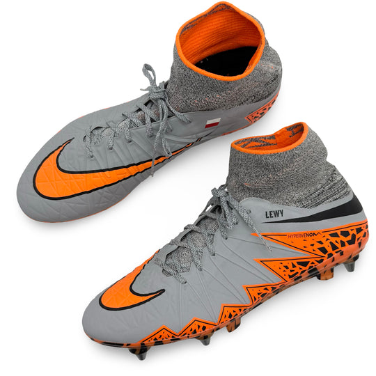 Robert Lewandowski presentó el partido Nike Hypervenom Phantom II 2015/16