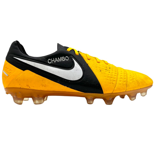Nike CTR360 Maestri III 2012/13, usada por Alex Oxlade-Chamberlain